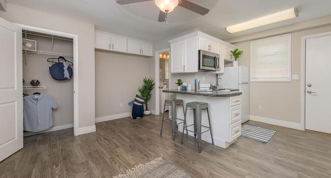 The Courtyards - 25 Reviews | West Springfield, MA Apartments ...