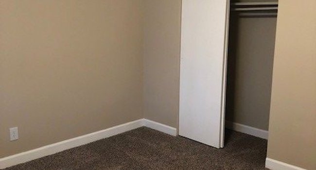 Sterling Court Apartments 24 Reviews Kansas City Mo