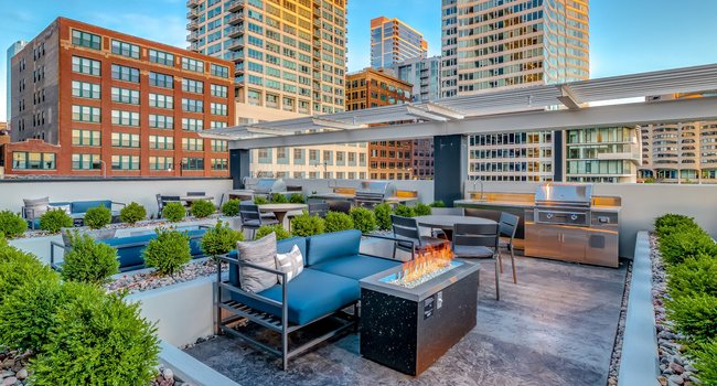 Alta Grand Central 1 Reviews Chicago, IL Apartments