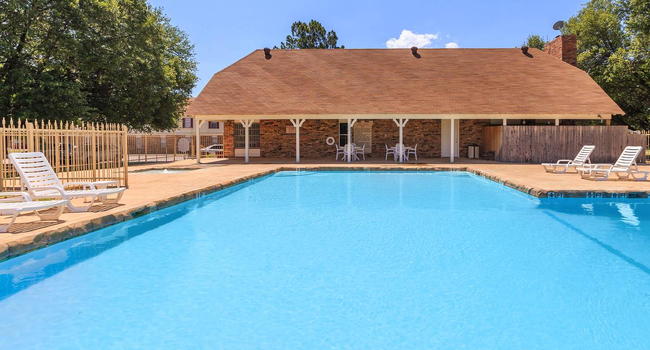 Camelot Apartments - Brownwood TX