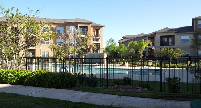The Villas at Riverpark West - 20 Reviews | Richmond, TX Apartments for Rent | ApartmentRatings©