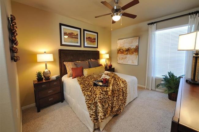 Falls at Eagle Creek Apartments - 93 Reviews | Humble, TX Apartments