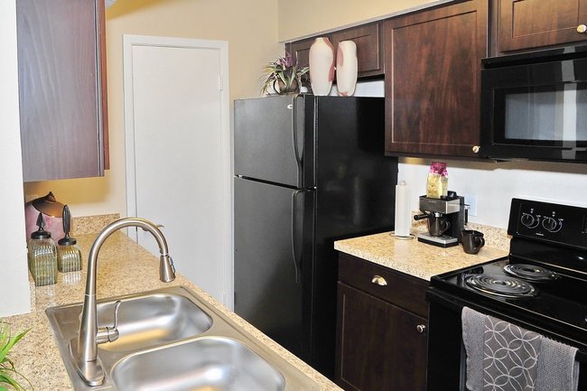 Montecito Apartments 84 Reviews Austin, TX Apartments
