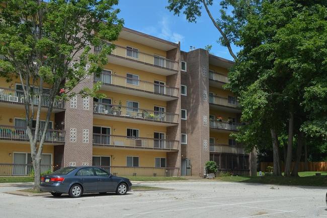 Main Line Berwyn Apartments - 155 Reviews | Berwyn, PA Apartments for
