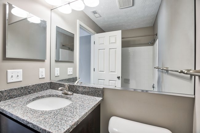 Chesapeake Landing Apartments - 207 Reviews | Dayton, OH Apartments for