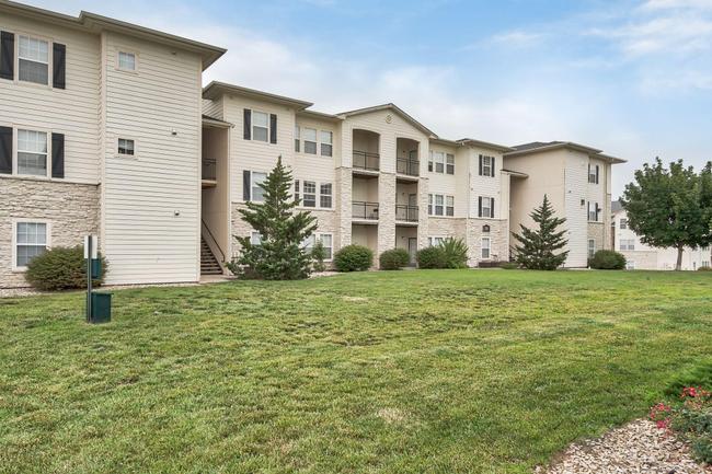 The Pointe on College 55 Reviews Manhattan, KS