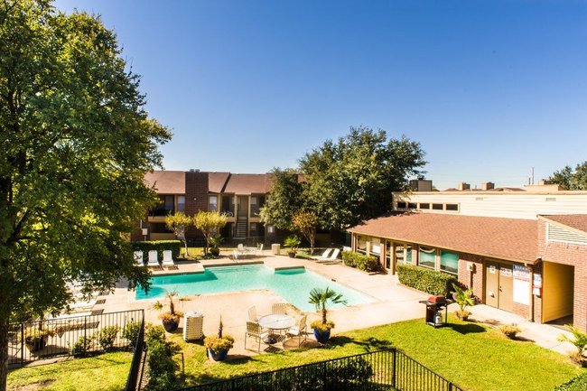 Oak Tree Apartments - 83 Reviews | Lewisville, TX Apartments for Rent